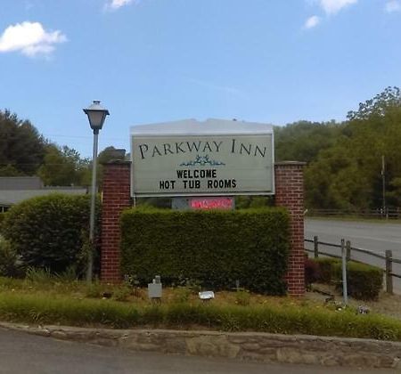 Parkway Inn Waynesville Exteriör bild